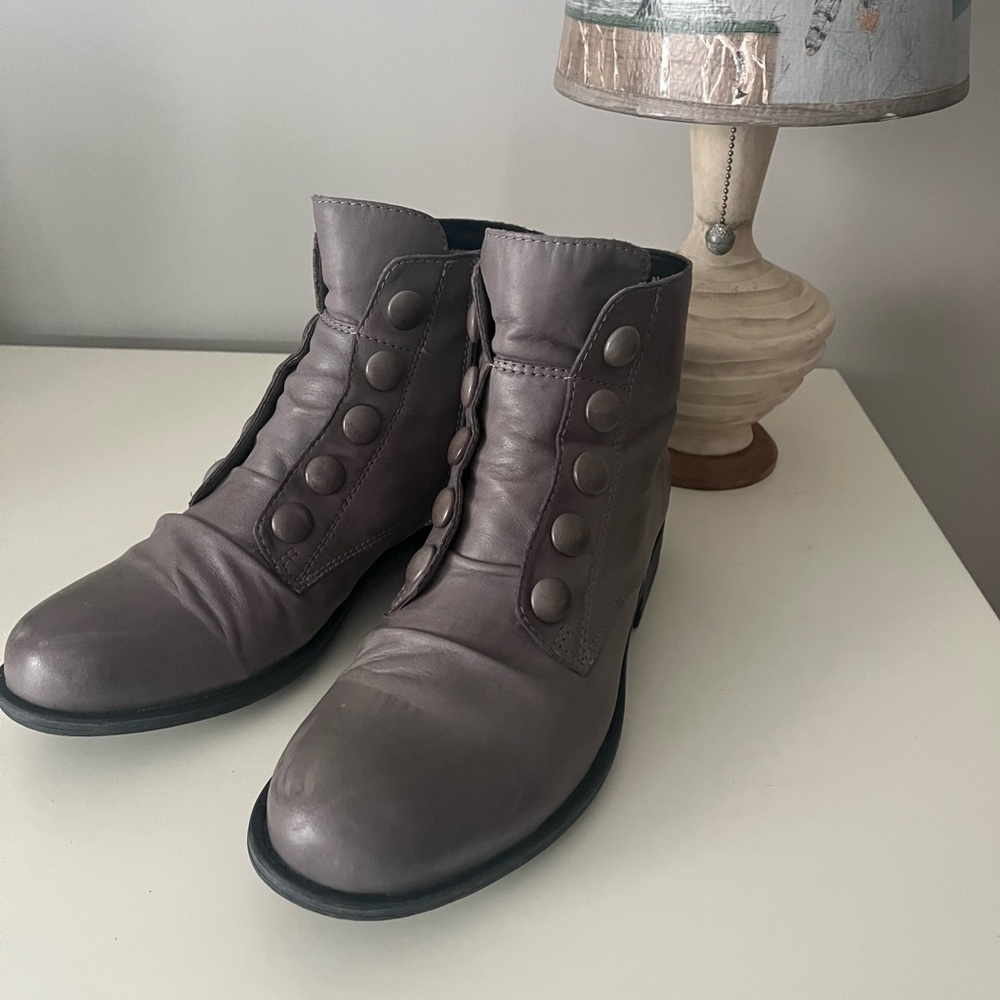 Miz Mooz Women’s  Gray Buttoned Boots